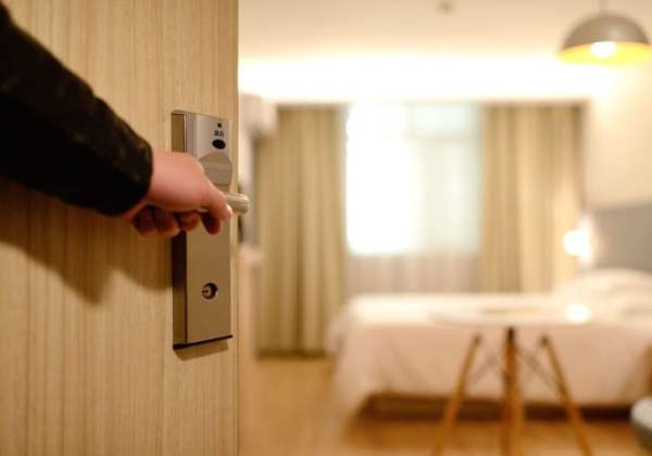 15 kỹ năng phục vụ khách nhân viên buồng phòng cần biết